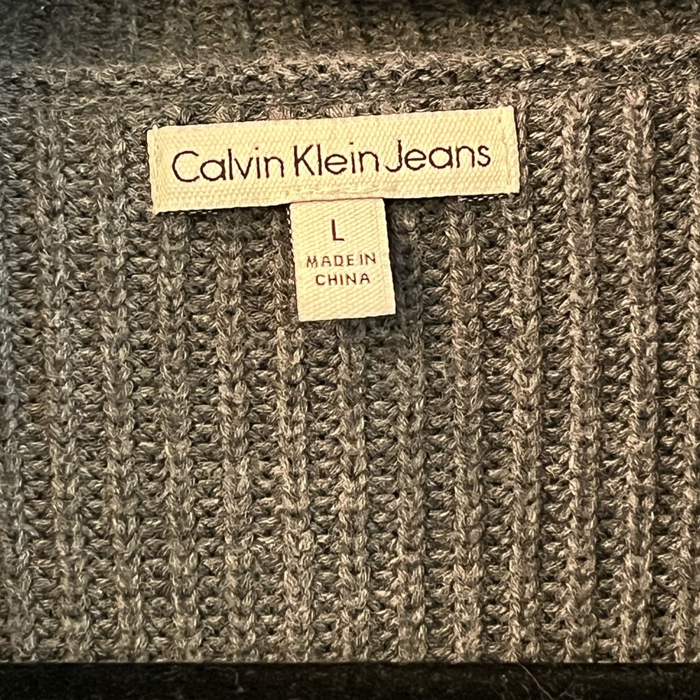 Calvin Klein Jeans Sleeveless Open Front Sweater - Picture 2 of 8